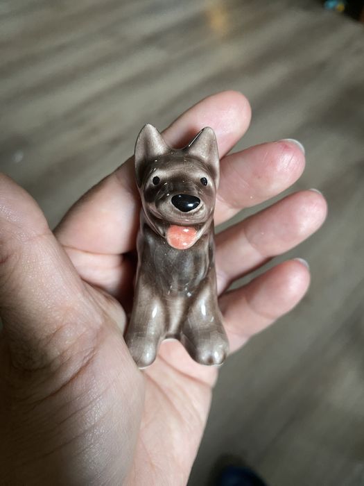 Porcelanowy piesek