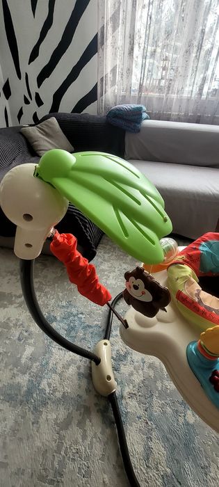 Розважальний центр - стрибуни Fisher Price