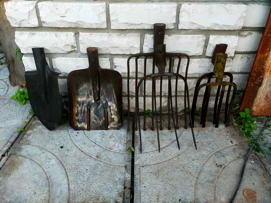 сельхозинвентарь времён СССР.