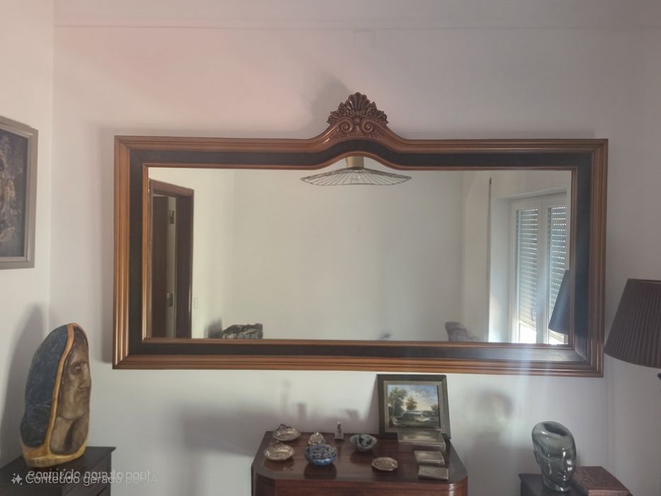 Grande espelho com moldura em madeira 230x130