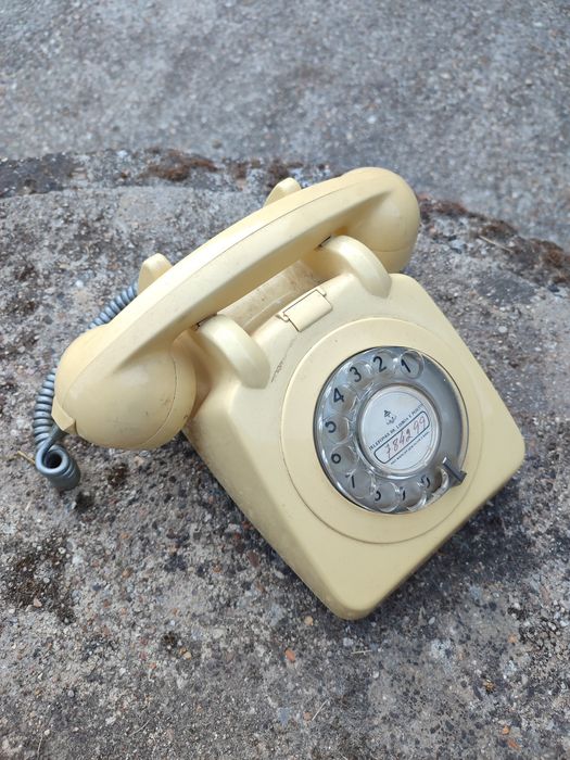 Telefone muito antigo