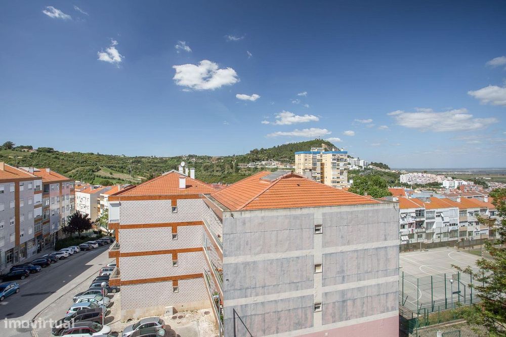 T3 com Vista Rio em Vila Franca de Xira