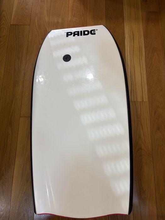 Prancha bodyboard profissional PRIDE com leash e saco incluido