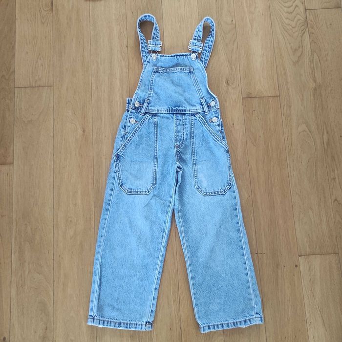 122 Zara ogrodniczki niebieskie jeansowe jeansy spodnie