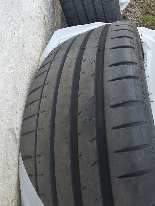 Sprzedam opony letnie 245/40r21