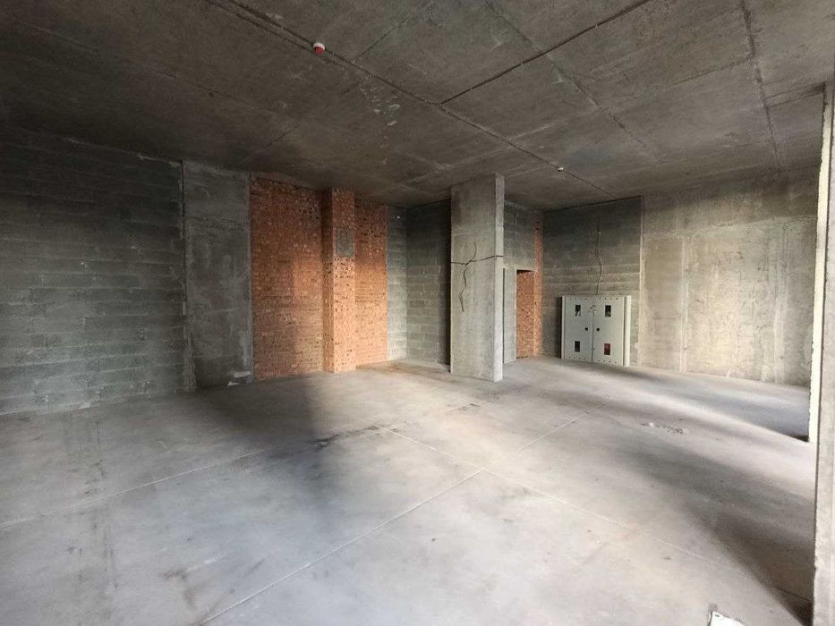 ЖК «Варшавський». Фасадне приміщення Open Space 71 м²