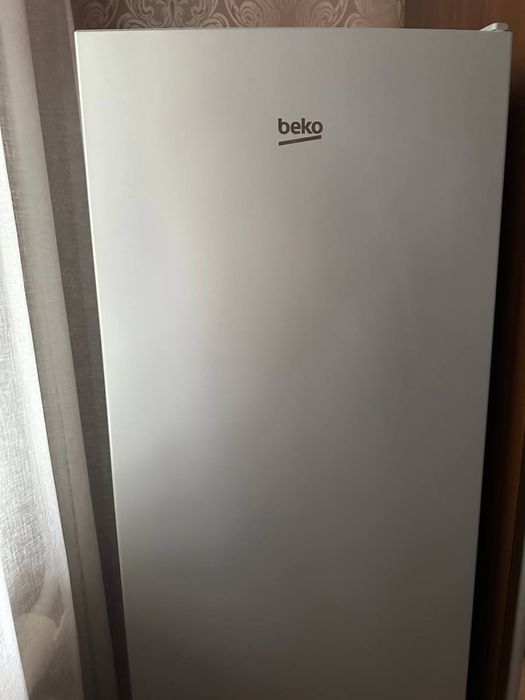 Морозильна  морозилка камера beko RFNE200E20S