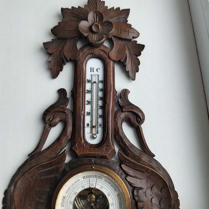 Барометры резные