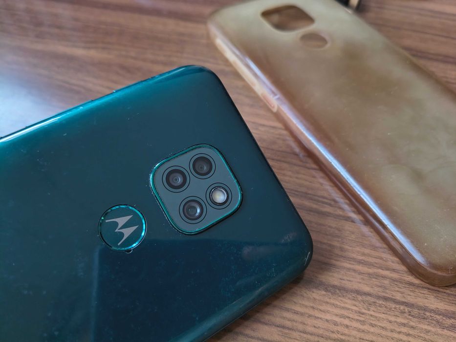Telemóvel Moto G9 Play como novo, desbloqueado. MicroSD / Dual SIM