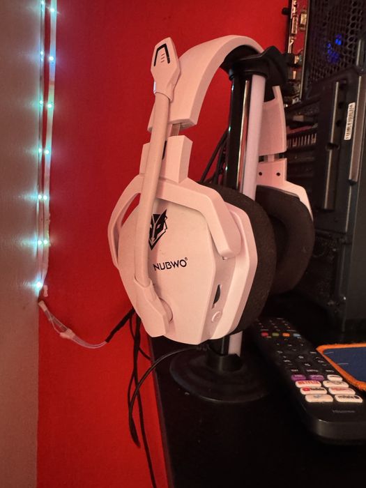 Headset Gaming Wireless Nubwo G06 - Branco (Como Novos)