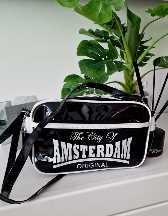 Torba na ramię lakierowana"Robin Ruth".