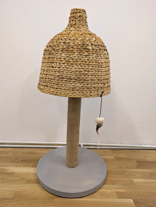 Karlie Banana Leaf Drapak dla Kota 50x50x105cm Beżowy Wiklinowy