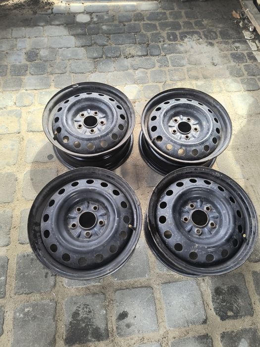 Felgi stalowe 4 szt 16 cali 5x114.3 67.1