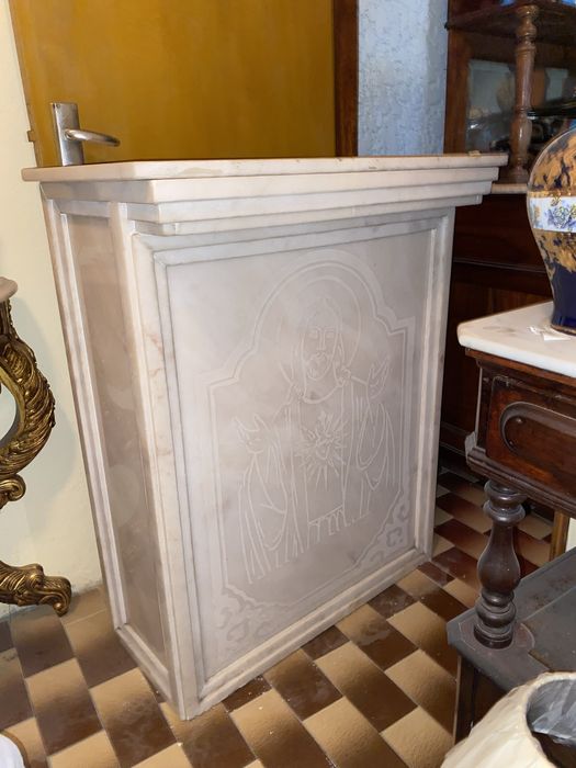 Altar em Mármore com Possibilidade de Eletrificação