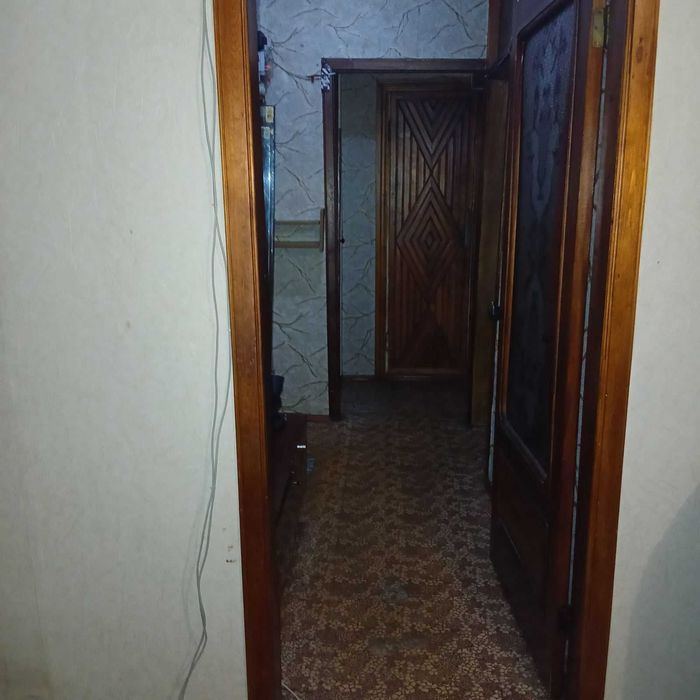 Продам 2 комнатную  квартиру  на Коммунаре возле метро