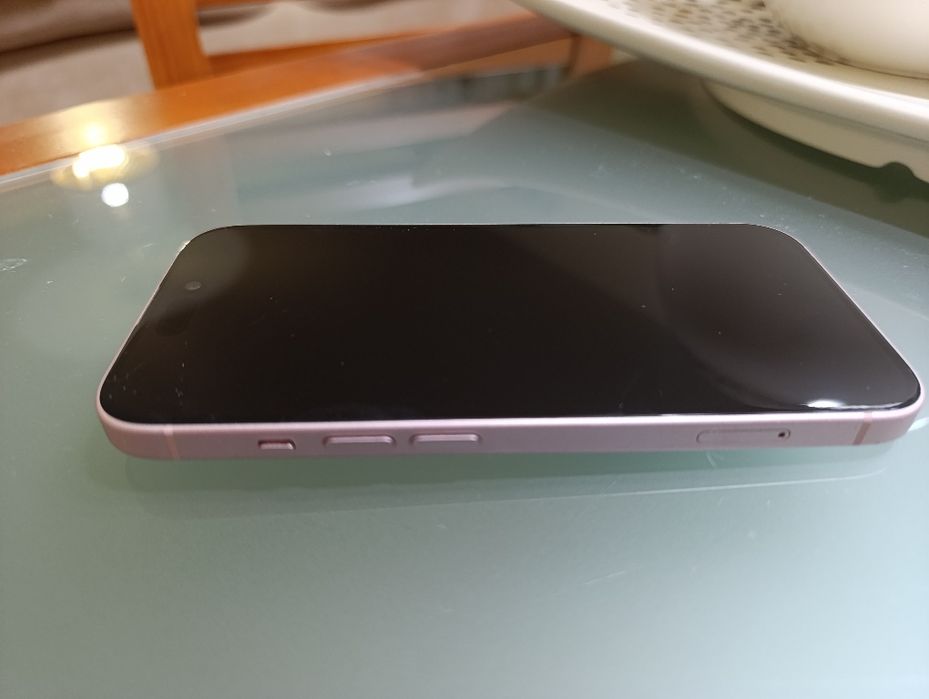 iPhone 15 128gb.