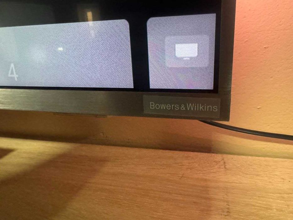 43" PHILIPS підсвітка Ambilight Сабвуфер Смарт Український 43PUS9235