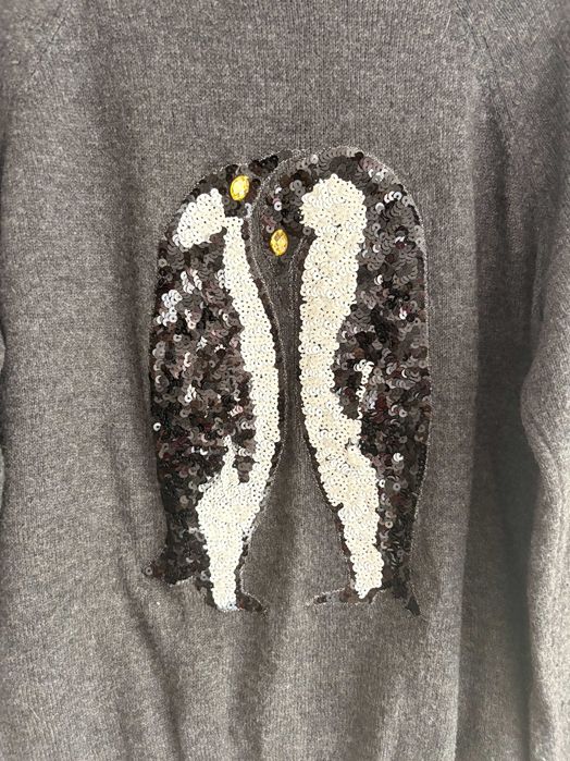 Ciemnoszary sweter z pingwinami z cekinów H&M – rozmiar S