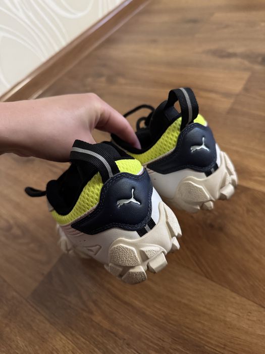 Жіночі кросівки Puma Centaur Fantasy White-Black 37