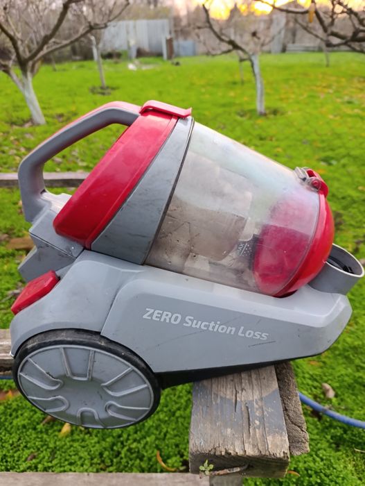 Пилосос Grunhelm циклонний GVCM243CB ECO POWER
