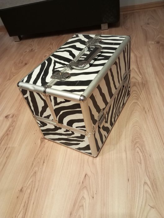 Kuferek używany wg zdj