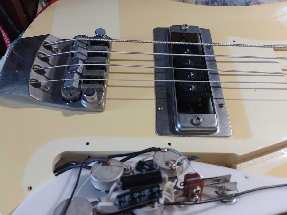Бас гітара  FERNANDES RB-80 Rickenbacker japan