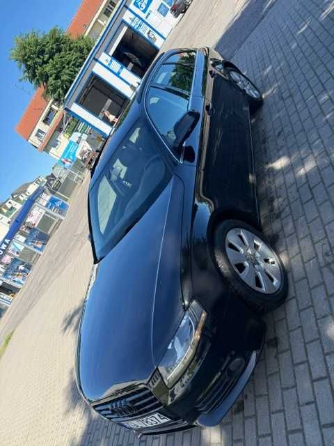 AUDI A4B8 2011r 2.0 tdi