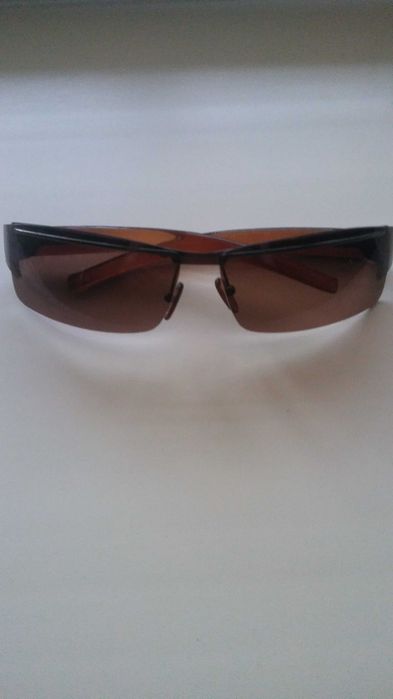 Очки олнцезащитные.