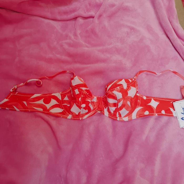 Biustonosz kąpielowy Ava 80C