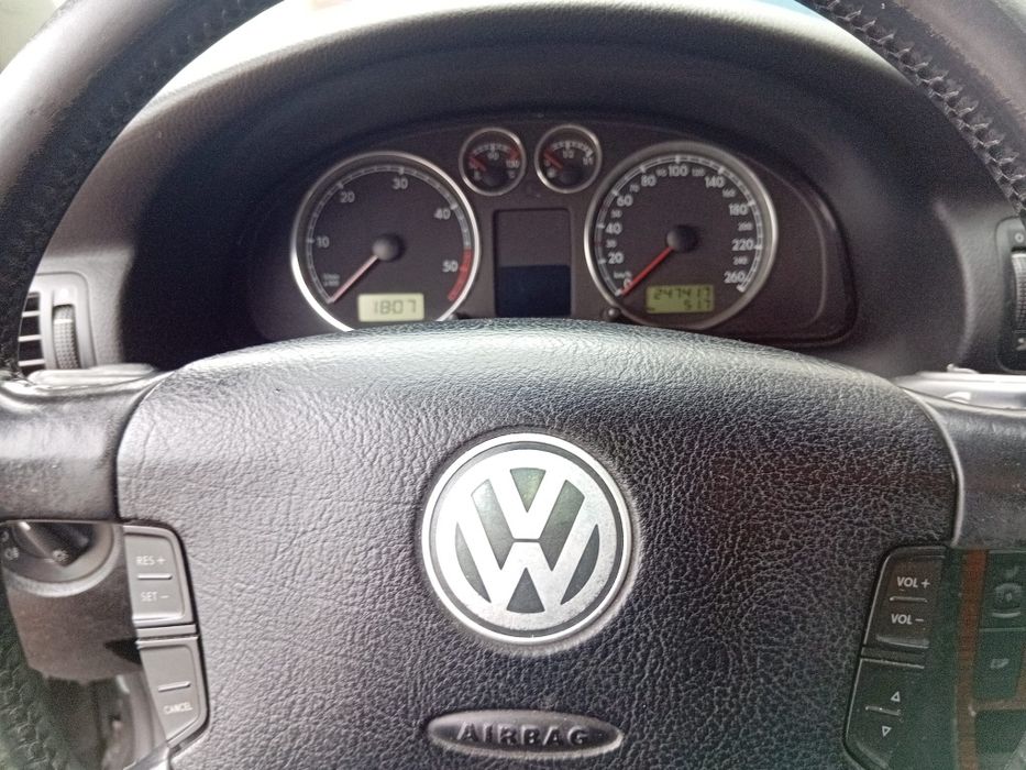 Volkswagen Passat PD 130, 2003