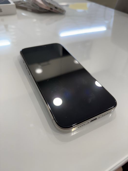 Продам iPhone 16 Pro Max 256 GB Natural Titanium