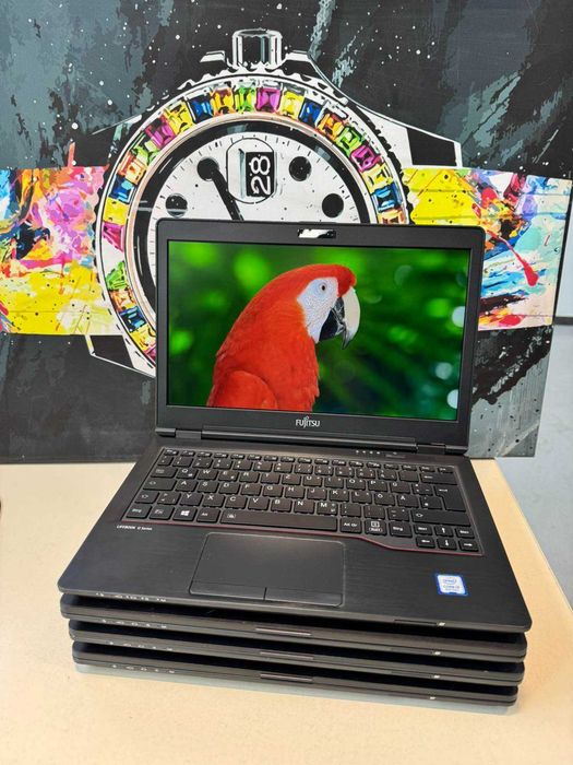 Дуже легкий та шустрий Fujitsu LIFEBOOK U729 з модемом є кількість