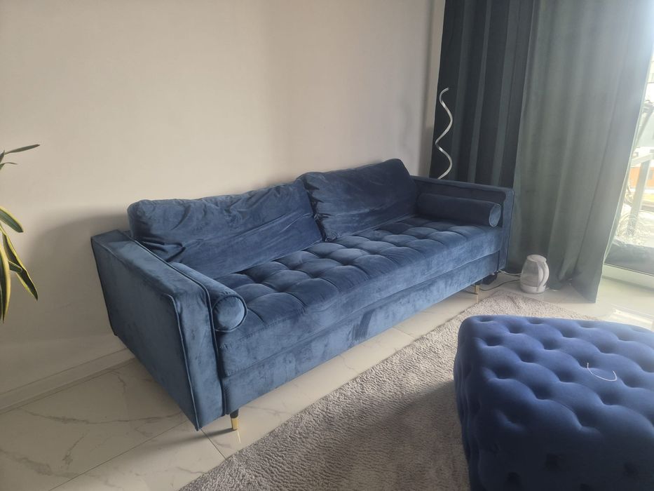 Sofa welurowa w kolorze ciemno niebieskim