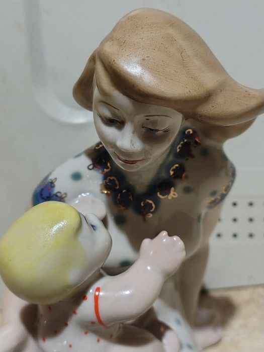 Статуетка "Щасливе материнство".