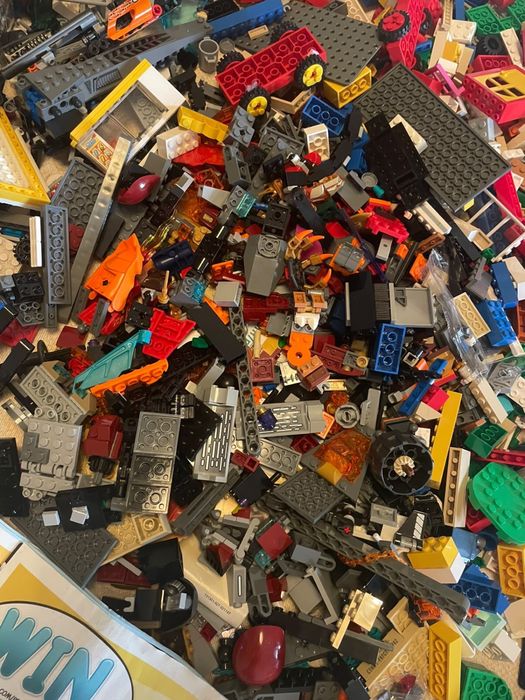 Diversas peças de Lego