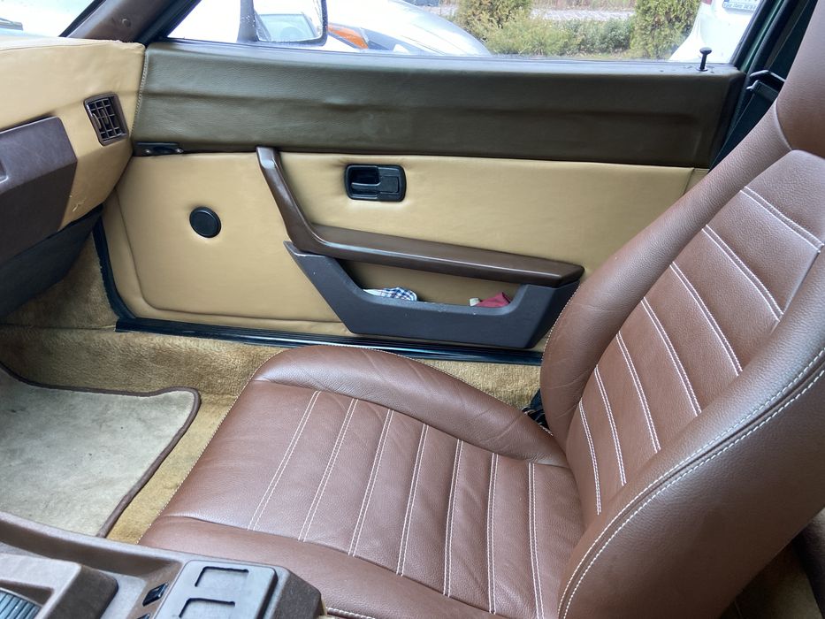 Продаж автомобіля  Порше 924