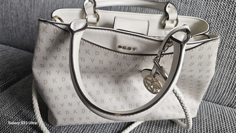 Torebka damska z logo nowa 30x20x11