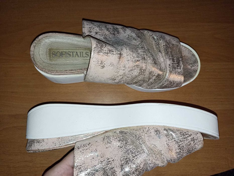 Женские шлепки кожа