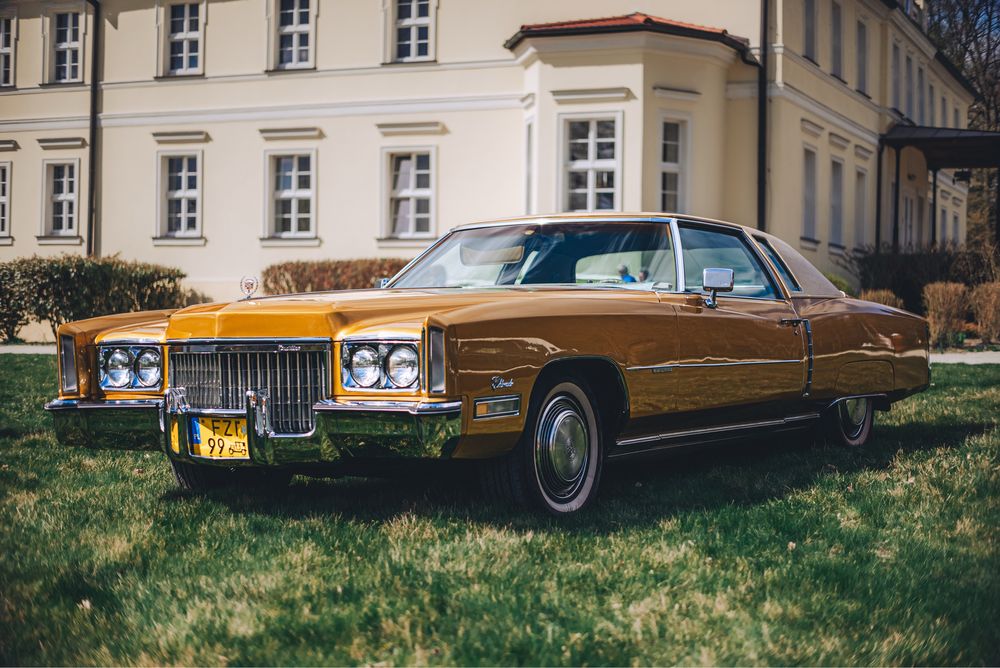 Klasyk | Auto | Samochód do ślubu i na wesele | Sesje | Limuzyna