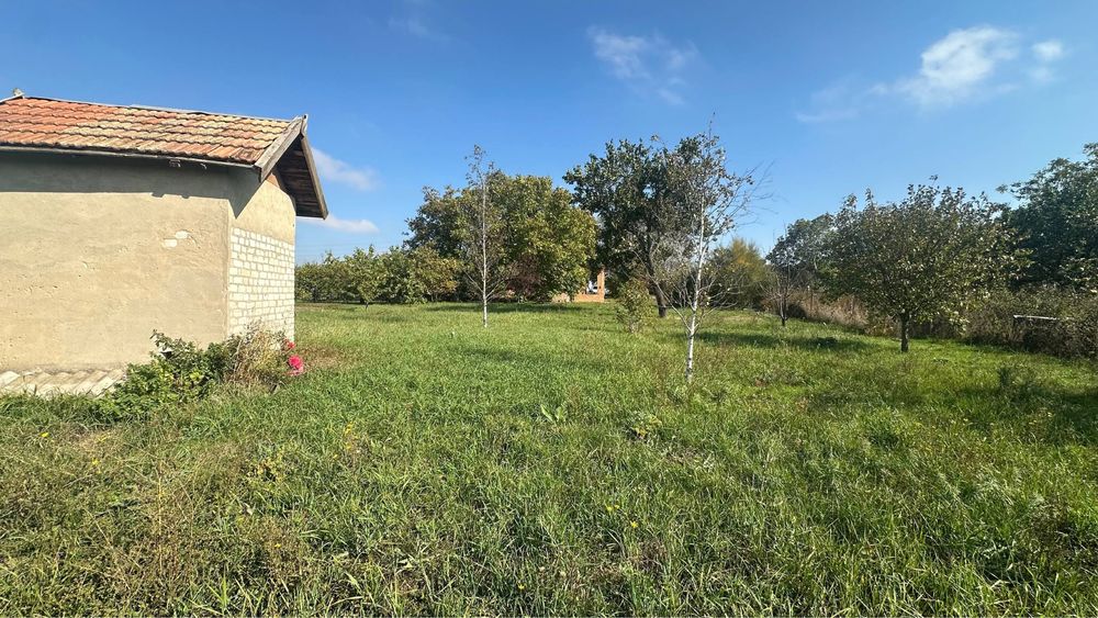 Продам двоповерховий будинок  ділянка 25 сот
