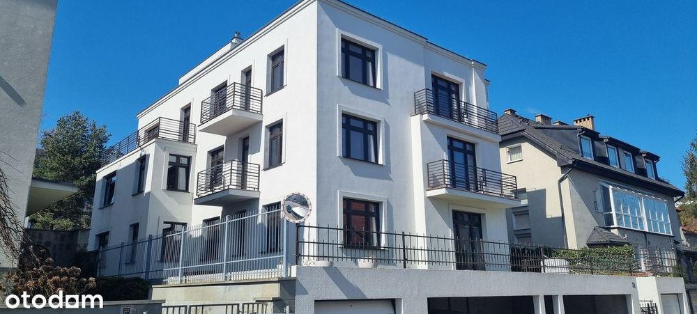 Mieszkanie w kamienicy na parterze z widokiem na morze