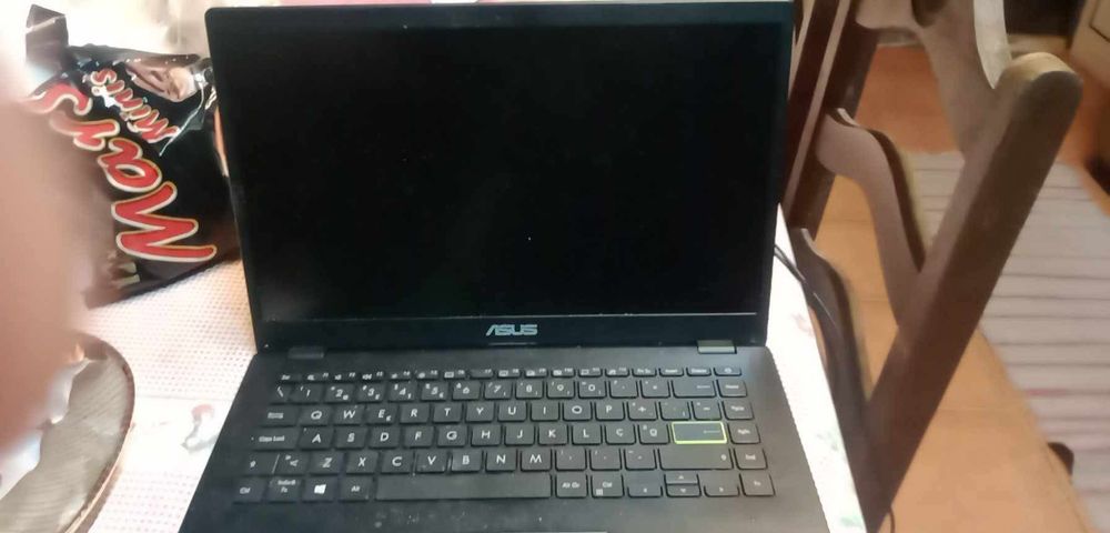 Vendo urgente este PC portátil ASUS completo