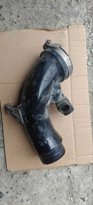 Патрубок інтеркулера VW T6 7E0129654AF з датчиком наддуву оригінал