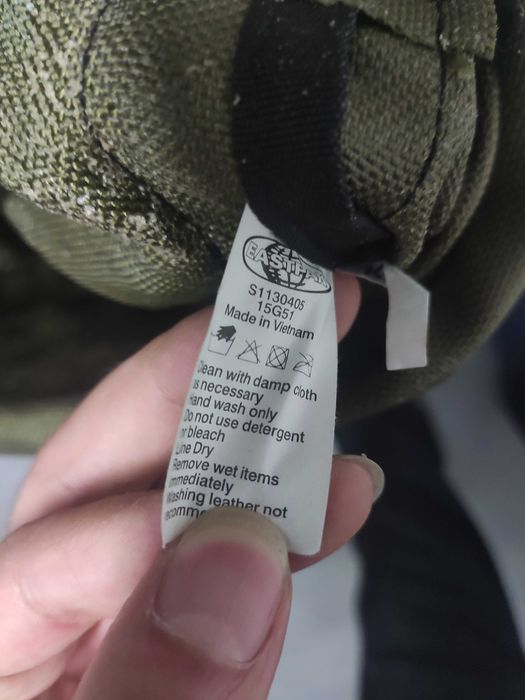 Mala à tiracolo EASTPAK - COMO NOVO!