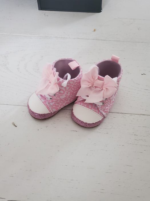 Buty niechodki dla dziewczynki