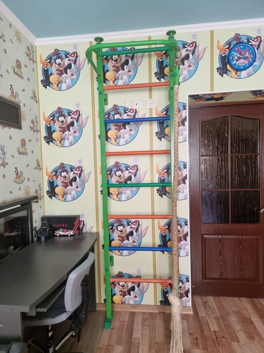 Швецка стінка стан хороший