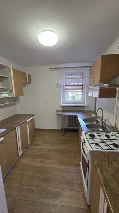 Wynajmę Mieszkanie 63m2 3 pokoje balkon, 1 piętro. + piwnica -  ul. Tokarzewskiego