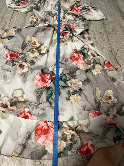 Святковий жіночий сарафан