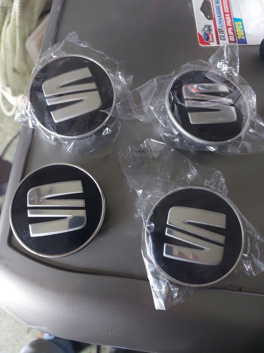 Emblemas Volkswagen e Seat