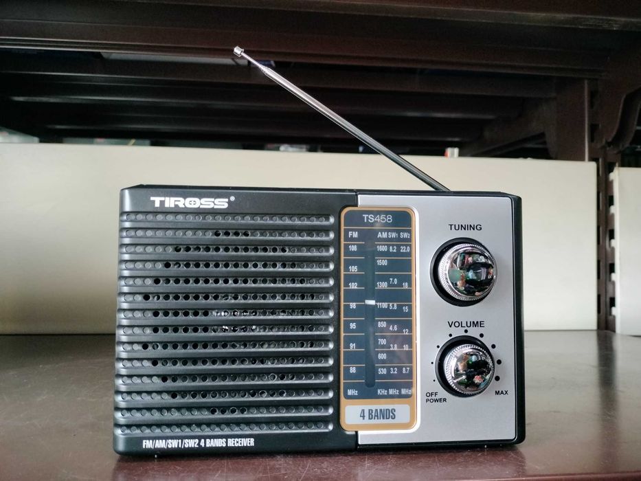 Radio sieciowo-bateryjne AM,FM,SW Tiross TS458 solidne z gwarancją skl